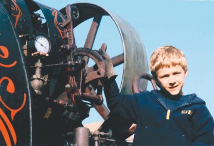 1914 Z1 Peerless 25-75 HP Steam Engine: Young Brothers Enjoy Steamer Image